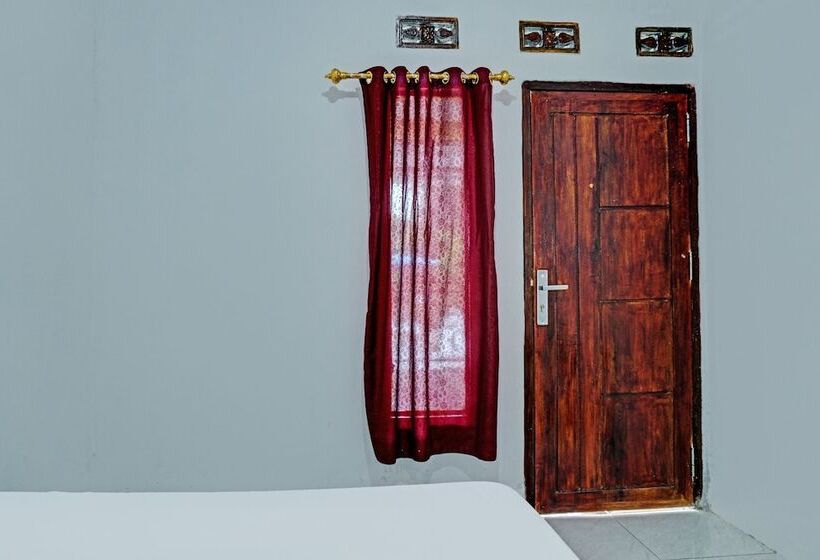 בית מלון כפרי Spot On 92412 Homestay Eka Fortuna Ranau