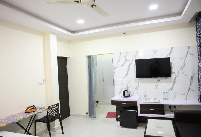 בית מלון כפרי Sunshine International Boarding & Lodging