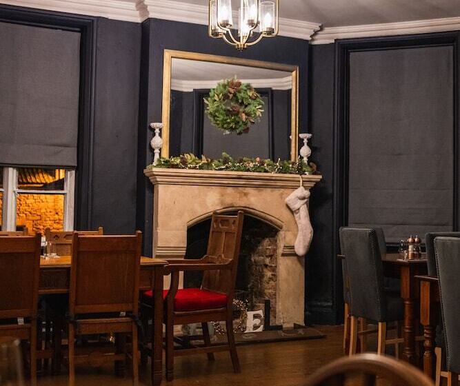 Отель The George Inn Wedmore