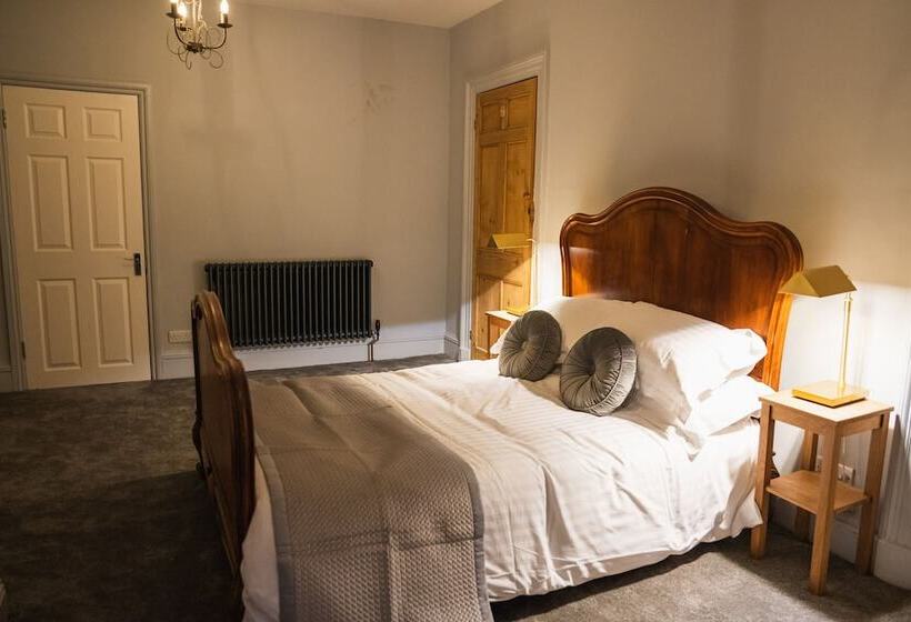 Отель The George Inn Wedmore