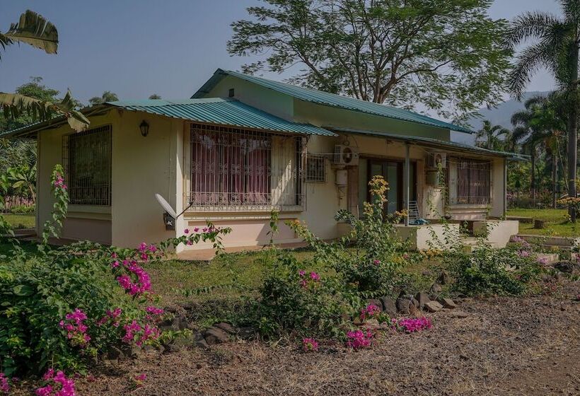 בית מלון כפרי The Riverstone Agro Farm