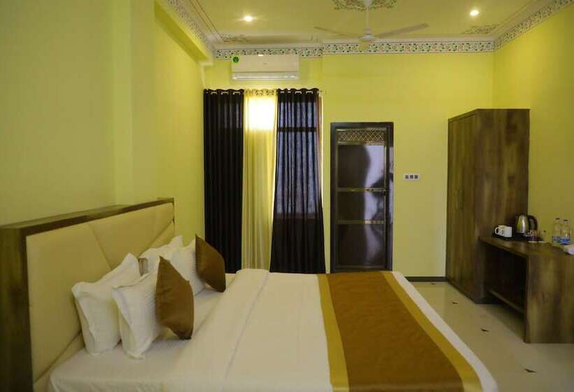 Hotel Shiv Ashray Resort
