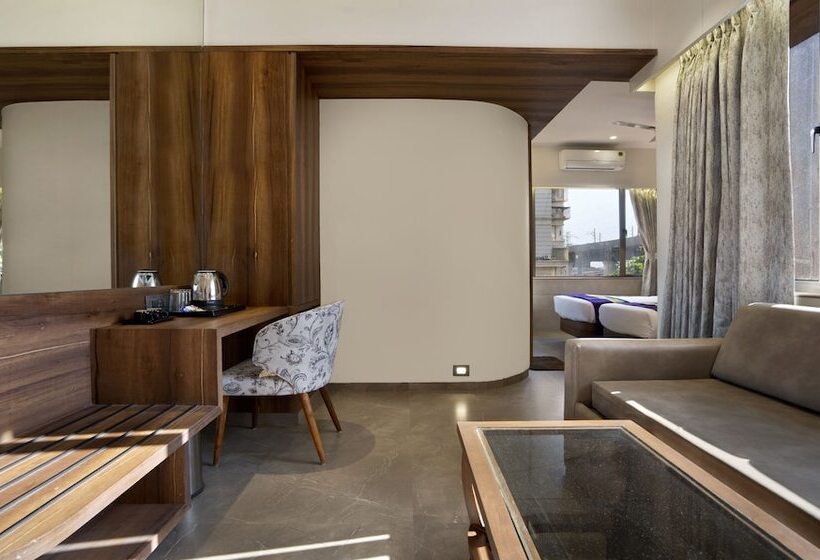 酒店 Treebo Premium Savera Inn