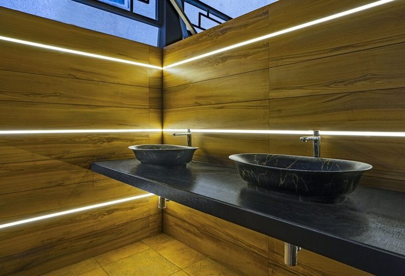 酒店 Treebo Premium Savera Inn