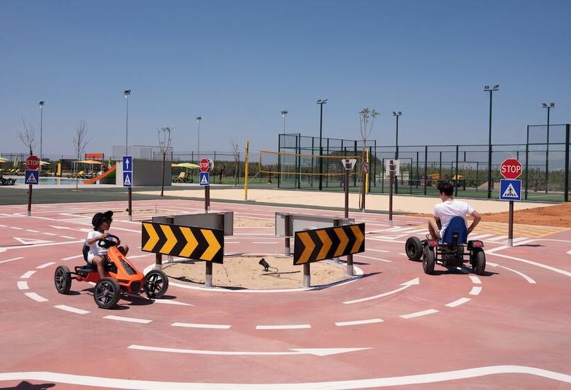 Отель Vila Gale Nep Kids