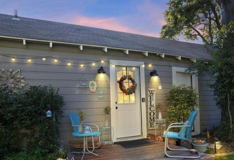 ペンション The Coziest Cottage In Waxahachie