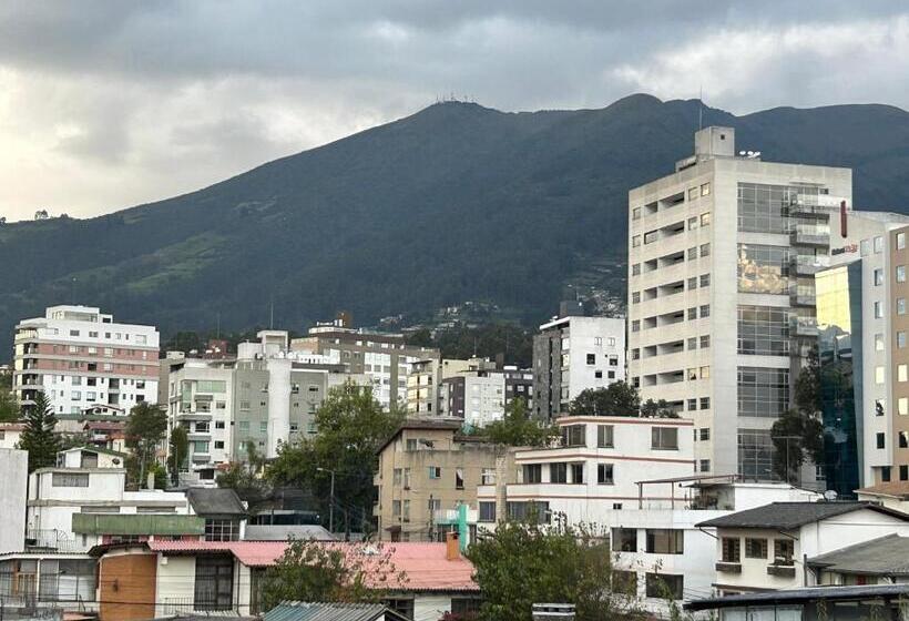 بنسيون Iñaquito Gold