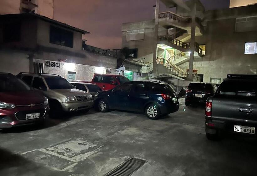 بنسيون Iñaquito Gold