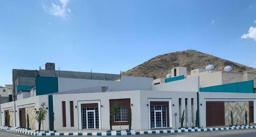 منتجع شاليهات غزال للفلل الفندقية الفاخرة