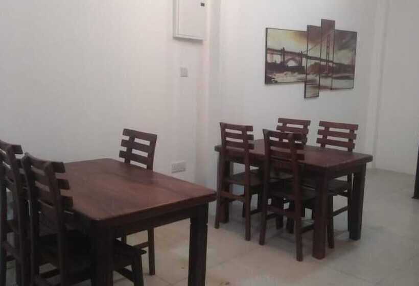 Royal Palace Airport Hotel Katunayaka