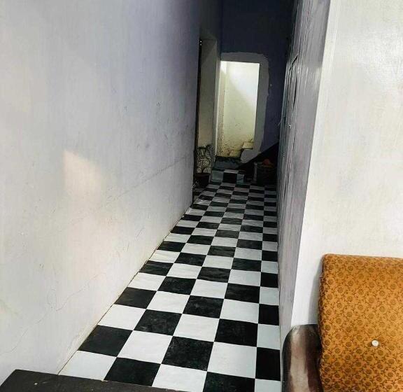 Spot On 81041 Hotel Royal Palace