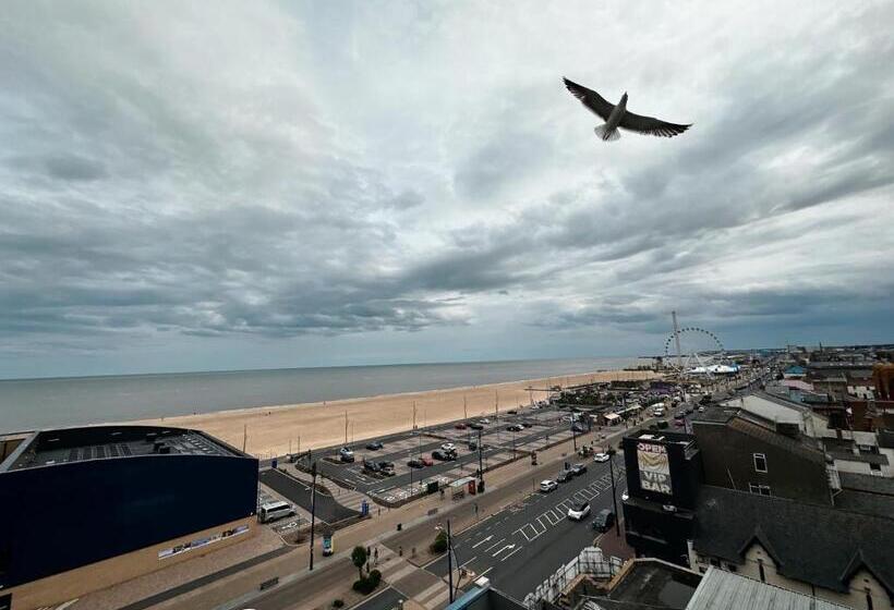 The Atlantis   Tower Apartments