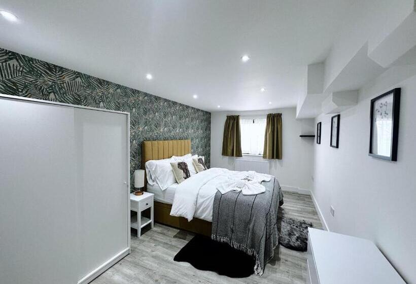 The Atlantis   Tower Apartments