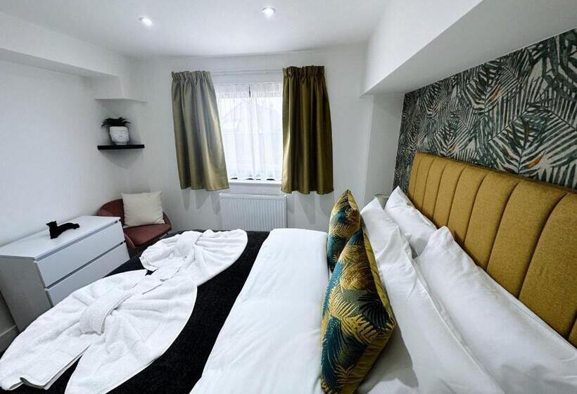 The Atlantis   Tower Apartments