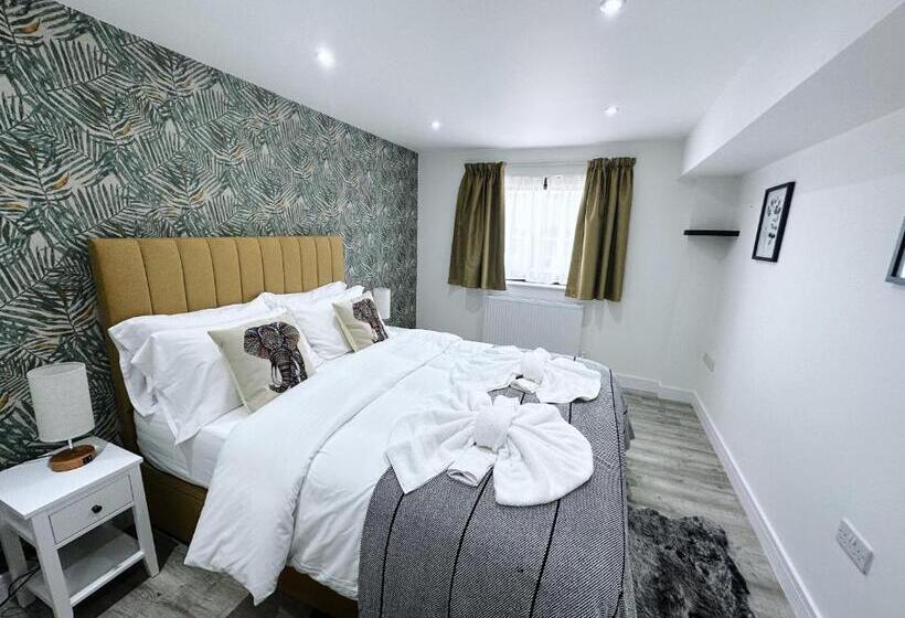 The Atlantis   Tower Apartments