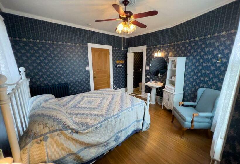 Market St Manor Bed And Breakfast