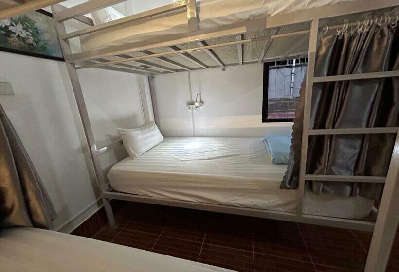 Vang Vieng Backpackers Hostel