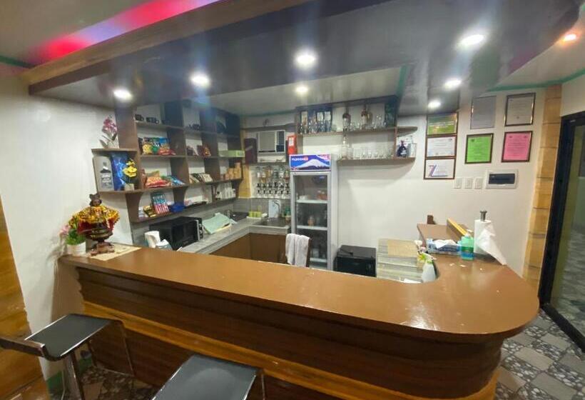 هاستل Guiding Lights Inn