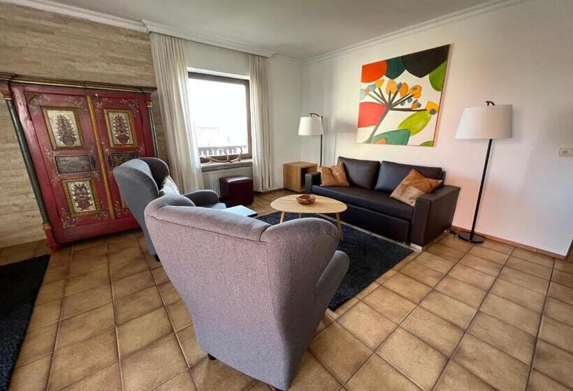 Aparthotel Parsberg Lferstl