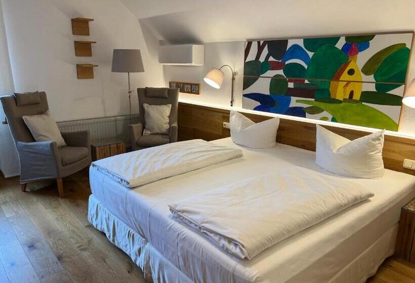 Aparthotel Parsberg Lferstl