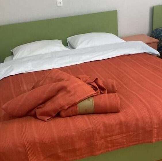 تختخواب و صبحانه Barnavela Hotel  Wine Cellar