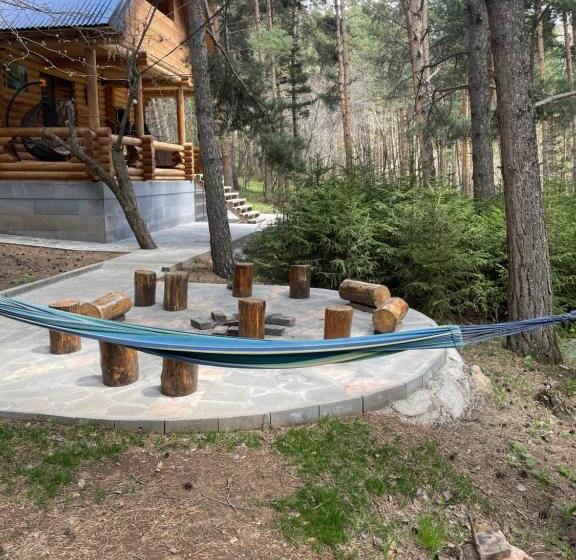 تختخواب و صبحانه Yeghevni Rest House