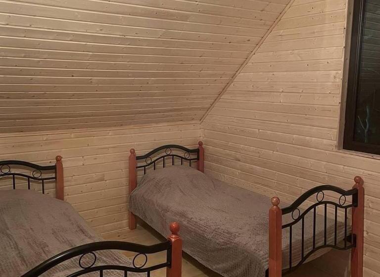تختخواب و صبحانه Yeghevni Rest House