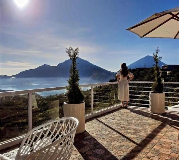 Devanora Hotel & Resto