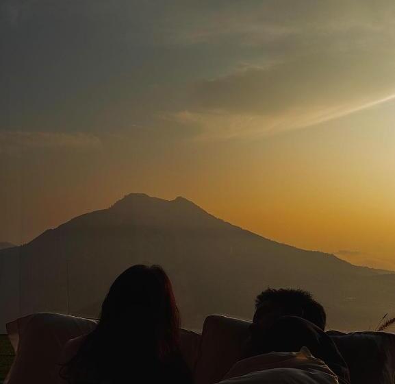 Devanora Hotel & Resto