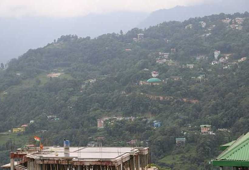 Fabhotel Flowery Pekoe Inn