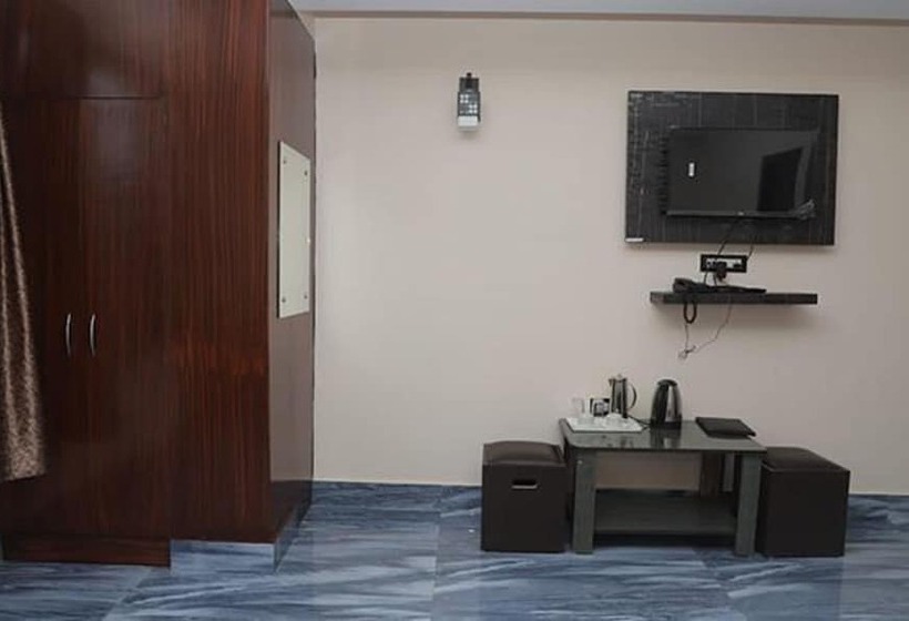 Fabhotel Flowery Pekoe Inn