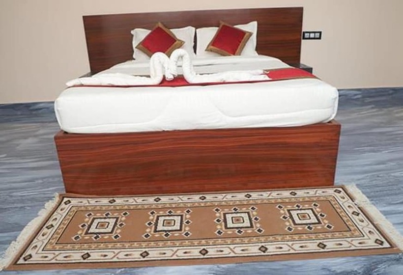 Fabhotel Flowery Pekoe Inn