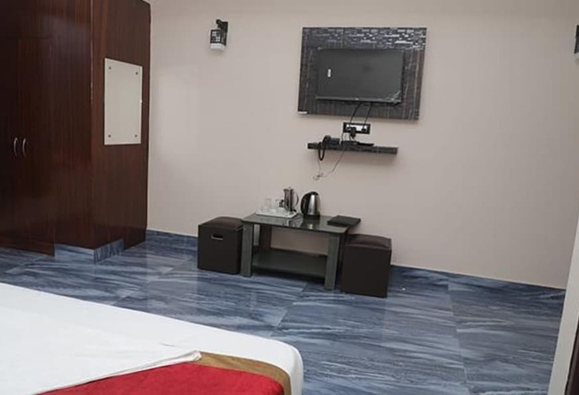 Fabhotel Flowery Pekoe Inn