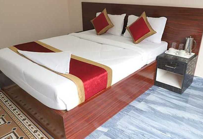 Fabhotel Flowery Pekoe Inn