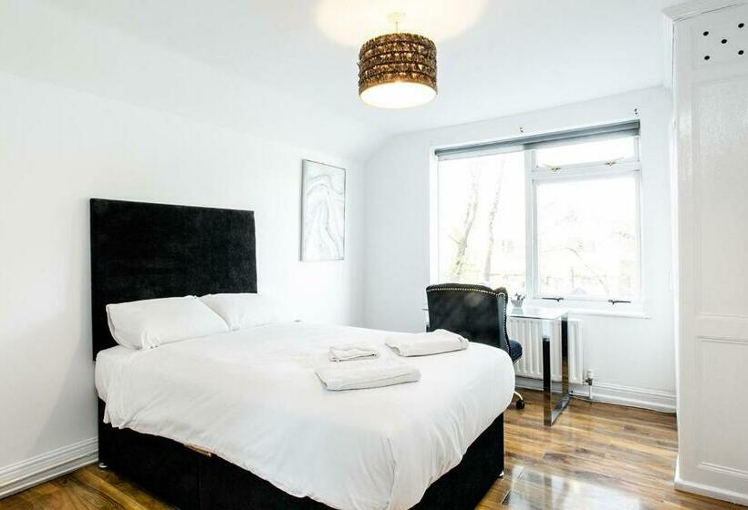 فنادق الكبسولة Smart Stay