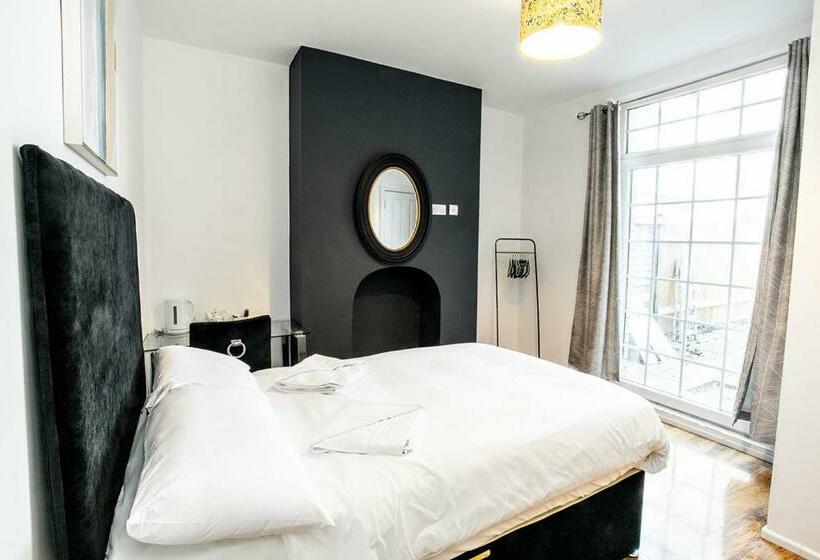 カプセルホテル Smart Stay