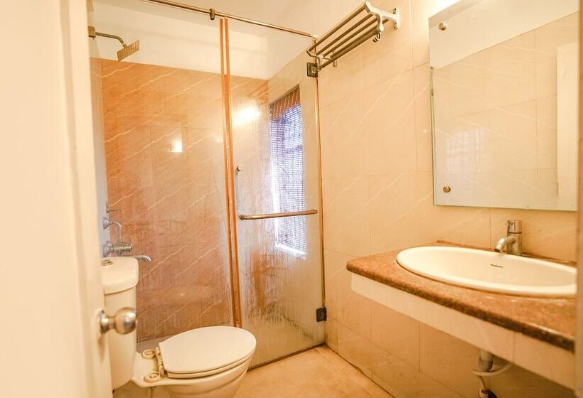 Отель Fabexpress Planet Grande