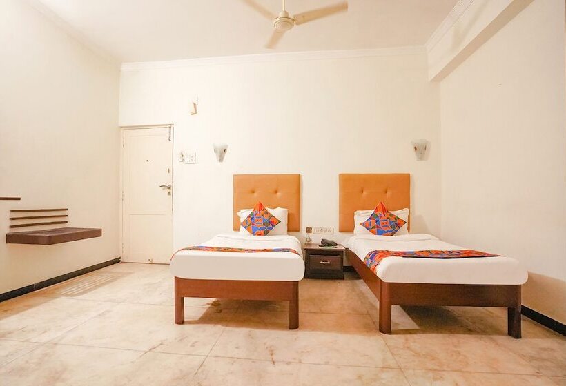 Отель Fabexpress Planet Grande