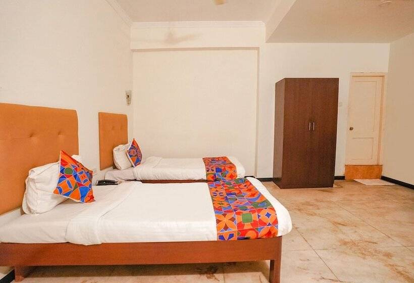 Отель Fabexpress Planet Grande