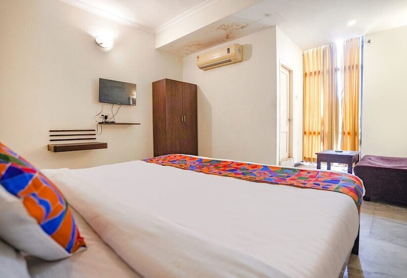 Отель Fabexpress Planet Grande