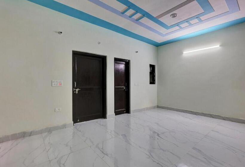 فندق Oyo Flagship 81044 Mid Mountain