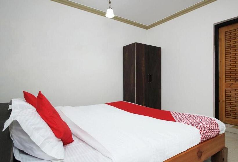 Отель Oyo Flagship 81045 East Lodge