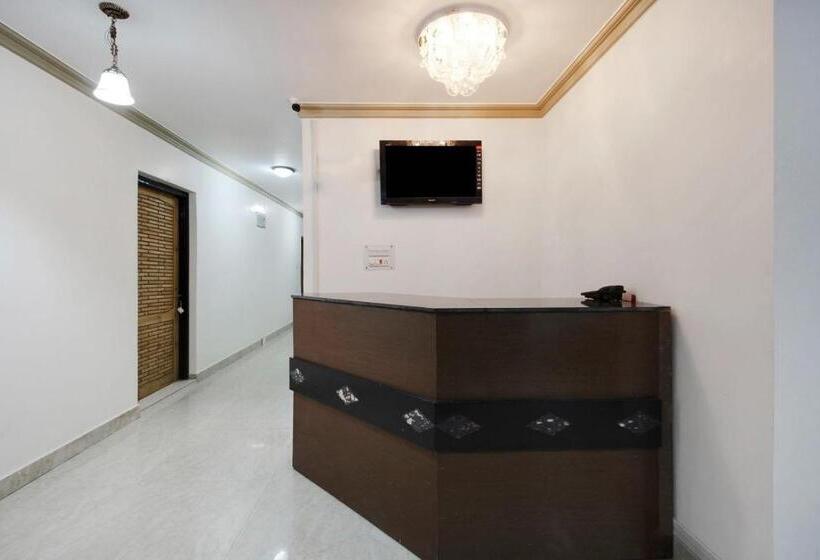 Отель Oyo Flagship 81045 East Lodge