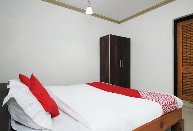 Отель Oyo Flagship 81045 East Lodge