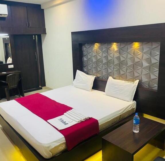 فندق Redbell Suites Calicut