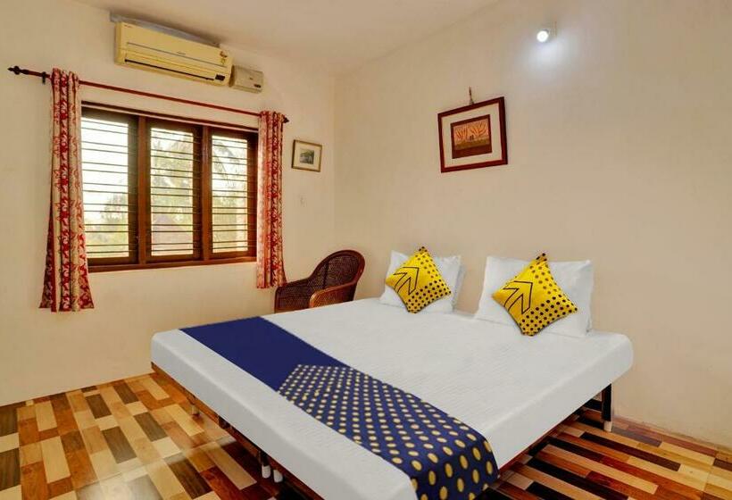 Отель Spot On 81052 The Lake Inn