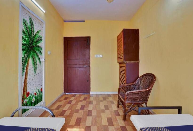 Отель Spot On 81052 The Lake Inn