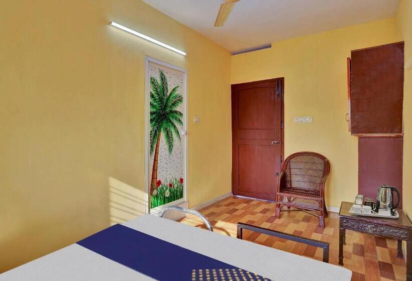 Отель Spot On 81052 The Lake Inn