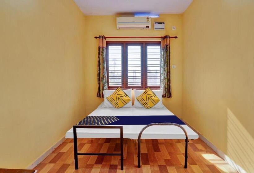 Отель Spot On 81052 The Lake Inn