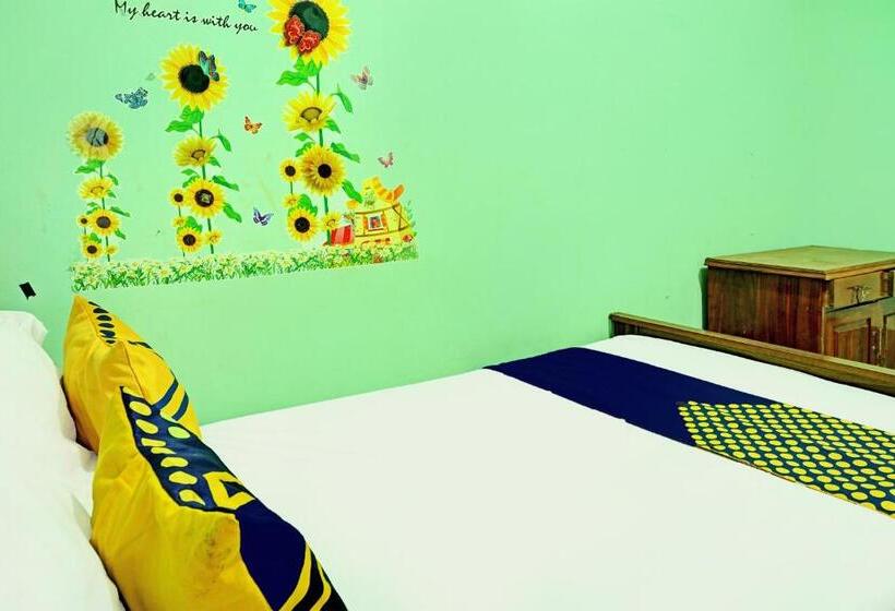 בית מלון כפרי Spot On 92400 Dhaha Penginapan House Syariah